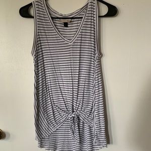 Universal Thread tank
